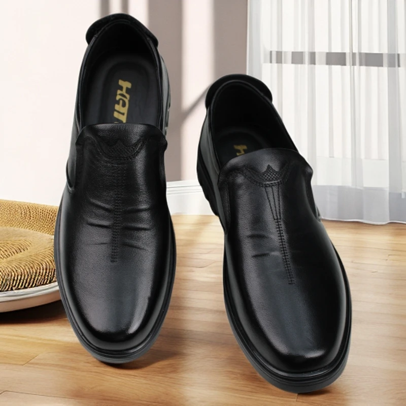 二哥2025全真皮头层牛皮男士上班软底英伦风透气休闲爸爸鞋6100