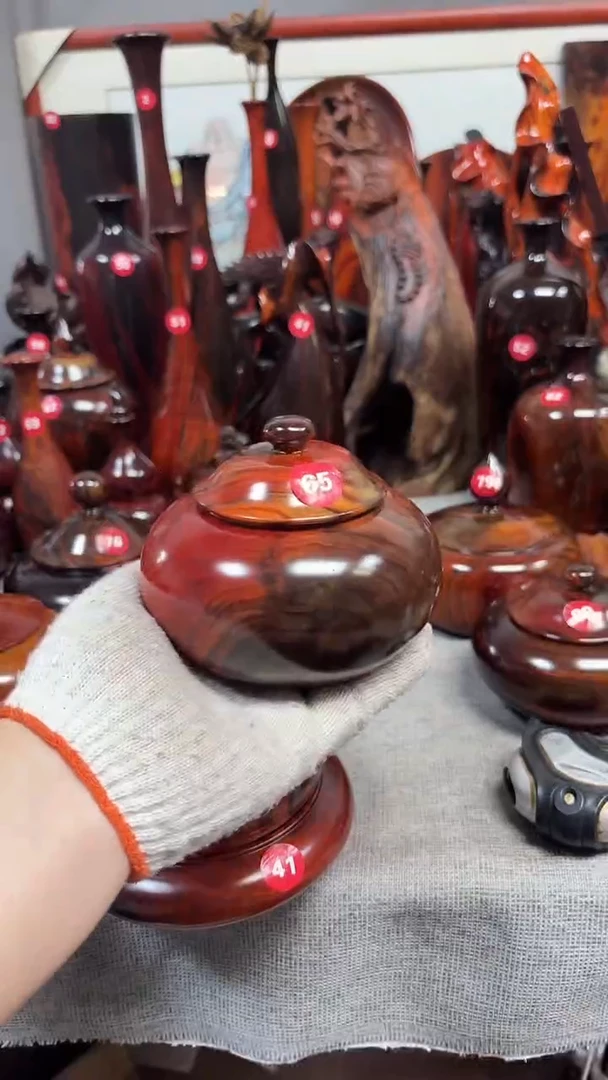 木s**n大红酸枝罐子一个