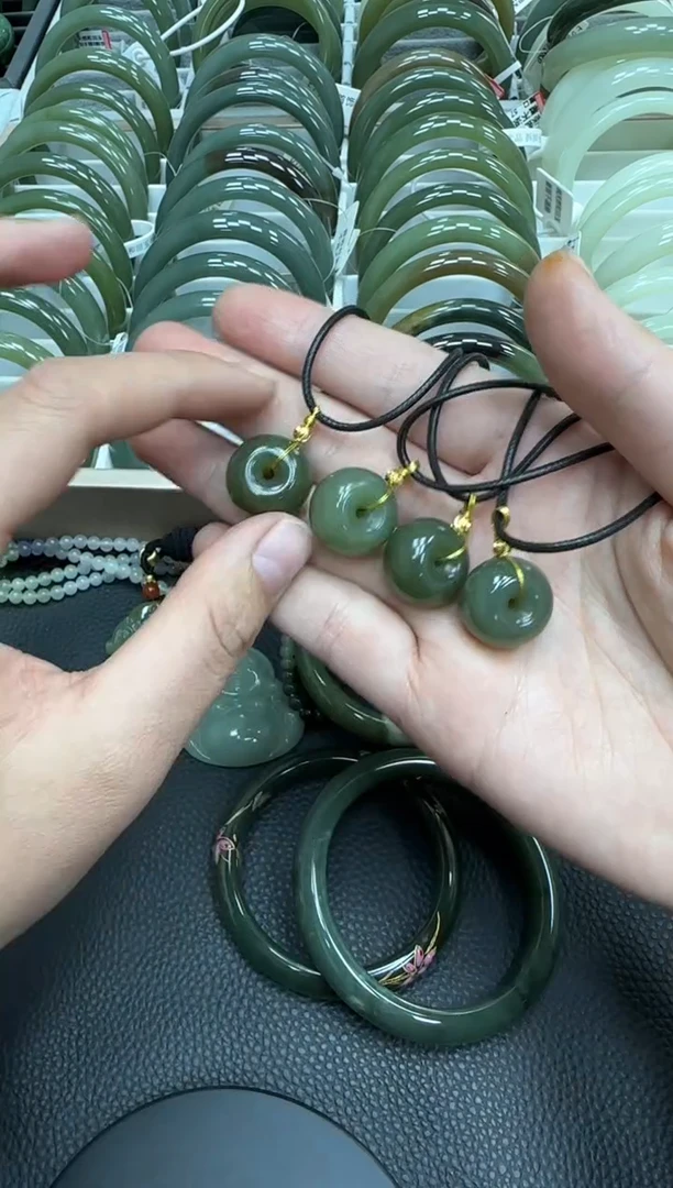 【闪购商品】和田玉颈饰未镶嵌平安扣（拍一发一多样性发）