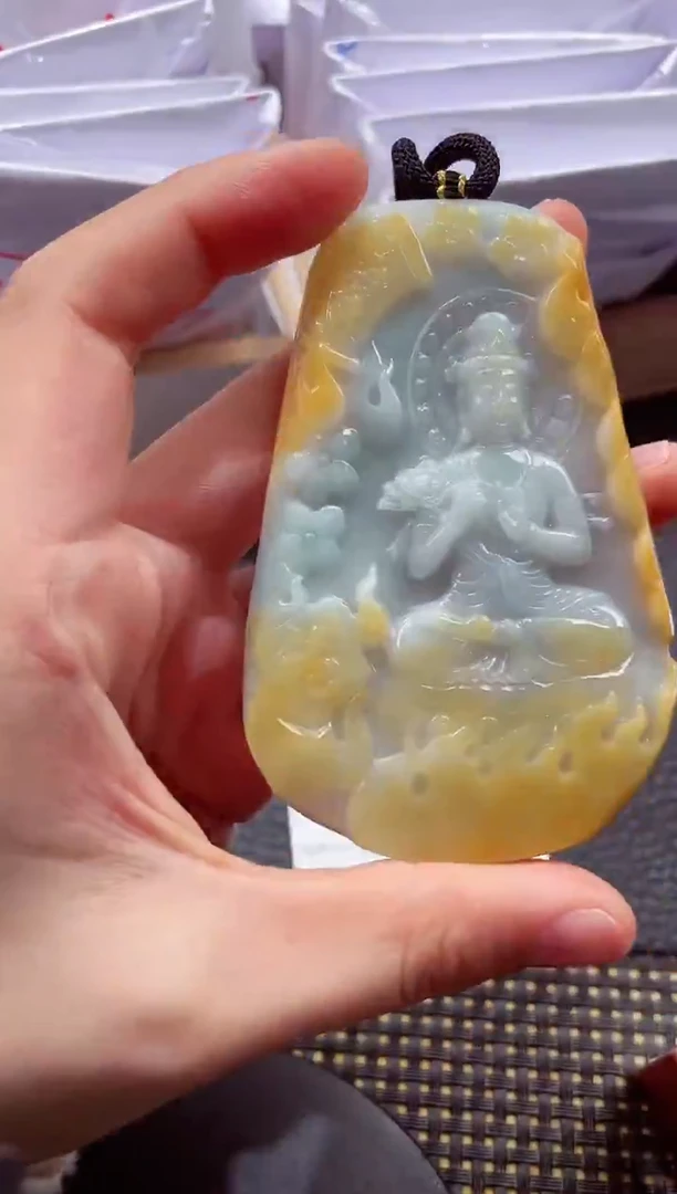 18K金镶嵌挂件翡翠888886666