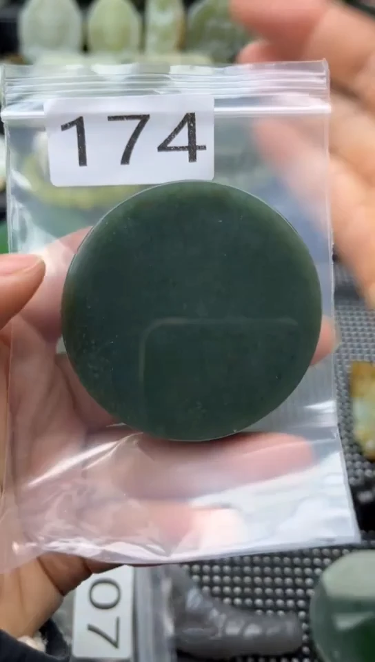 未镶嵌和田玉珠宝半成品镯芯