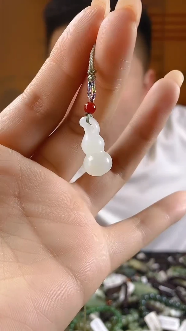 和田玉未镶嵌颈饰多样性发货，拍一发一