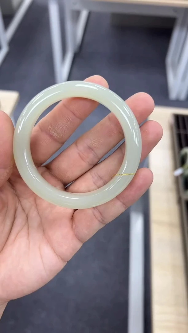 【闪购商品】和田玉手镯未镶嵌58  808