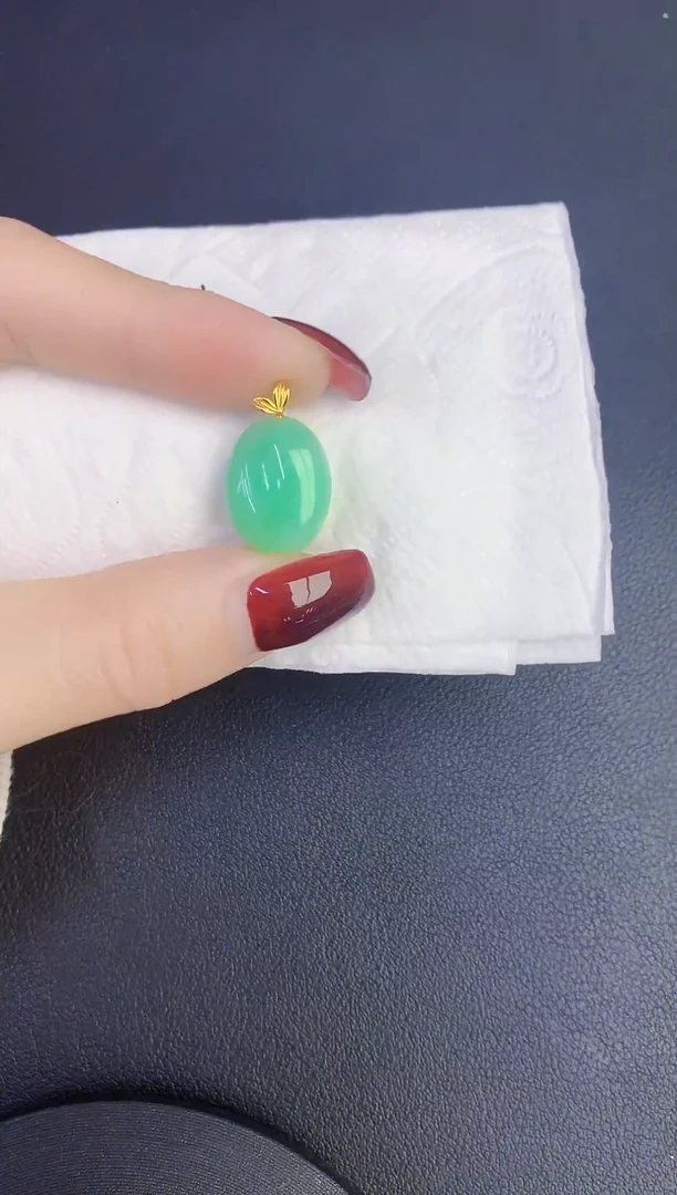 颈饰18K金镶嵌翡翠缅甸天然翡翠A货