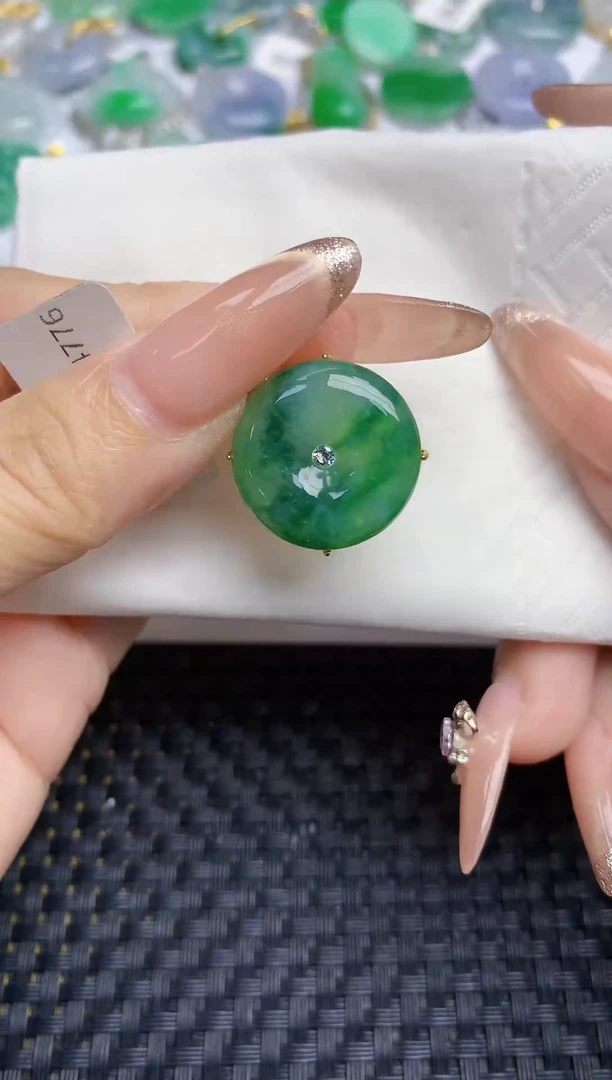 颈饰未镶嵌翡翠天然缅甸A货翡翠百元以上9元证书费自理