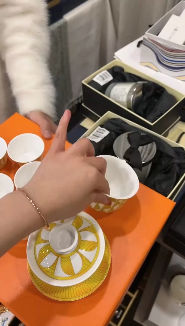 【闪购商品】杯H777--------------