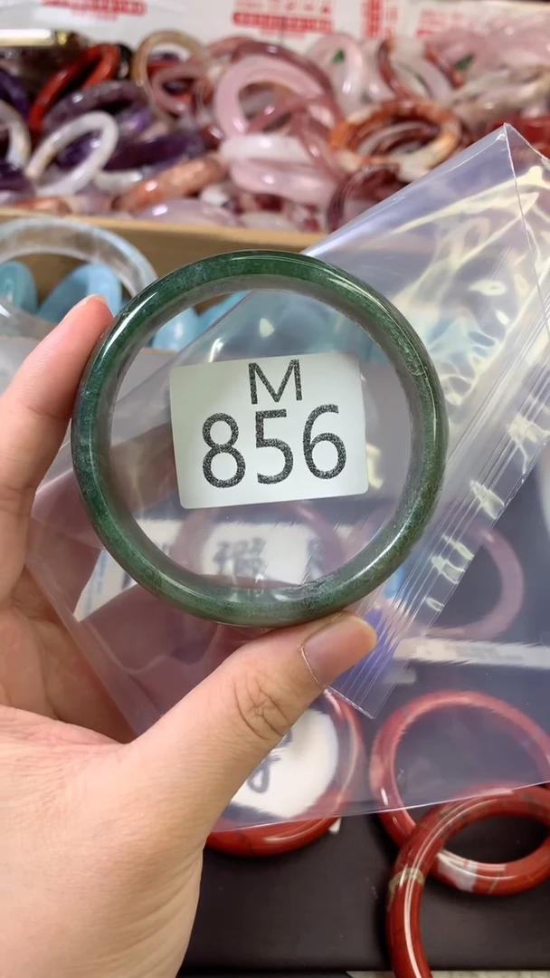 水晶手镯未镶嵌62手镯M856