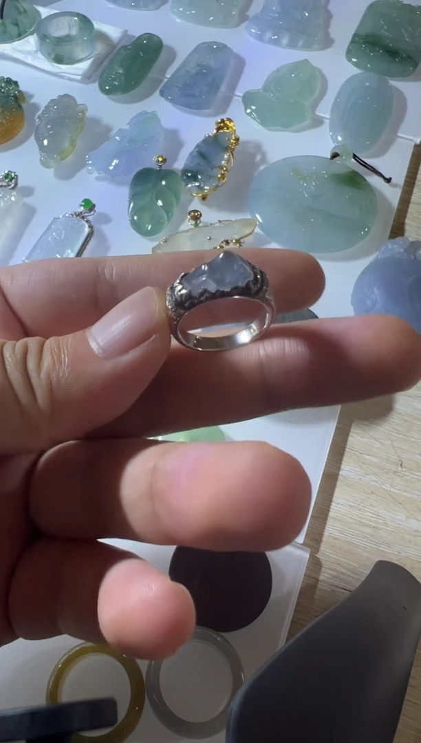 定制翡翠未镶嵌戒指