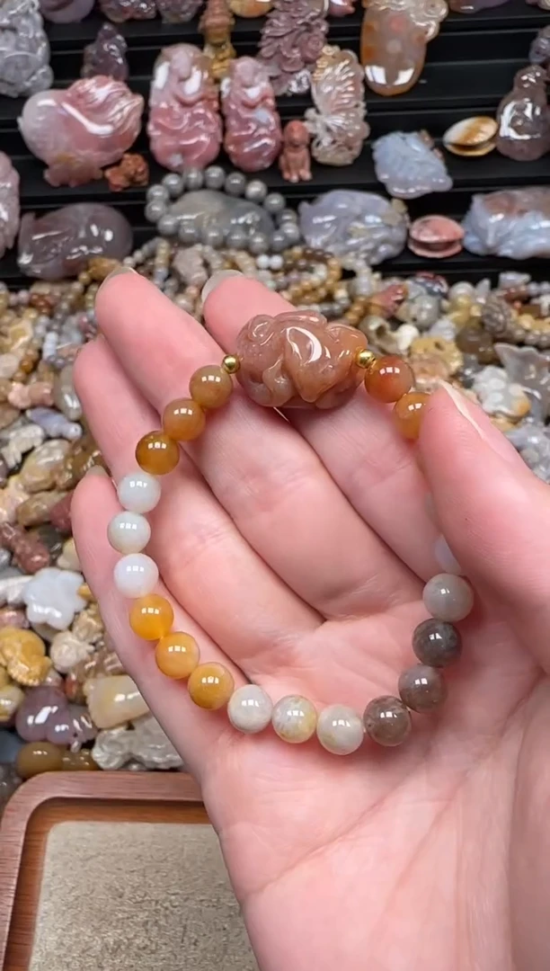 颈饰未镶嵌硅化珊瑚（珊瑚玉）188