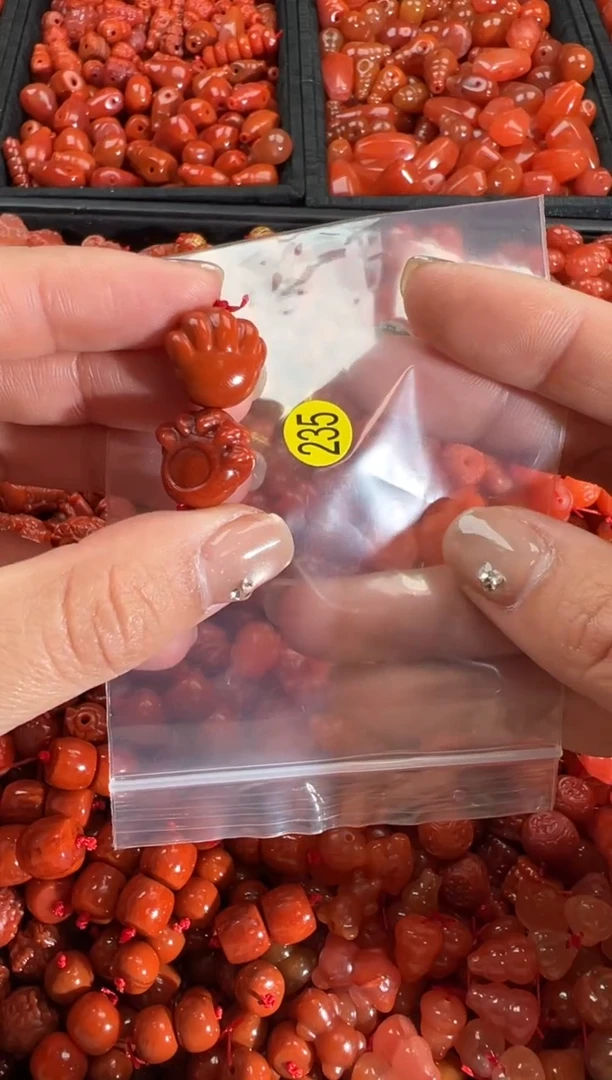 【闪购商品】南红玛瑙颈饰未镶嵌1