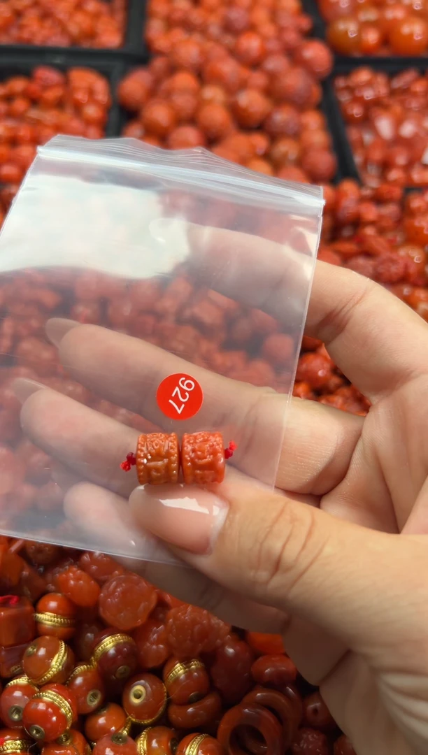 南红玛瑙未镶嵌颈饰1