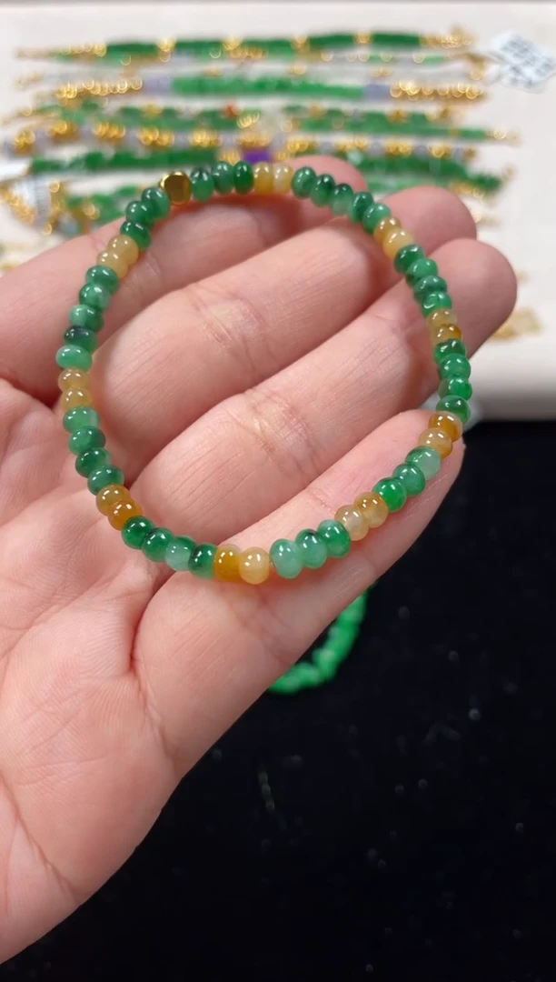 足金镶嵌手串翡翠一条   P418
