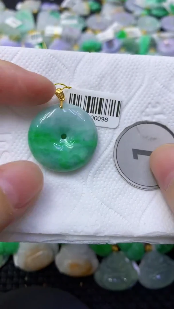 颈饰未镶嵌翡翠天然缅甸翡翠A货