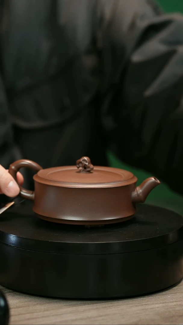 茶壶紫砂中****哥H1598赵信军三足圆竹