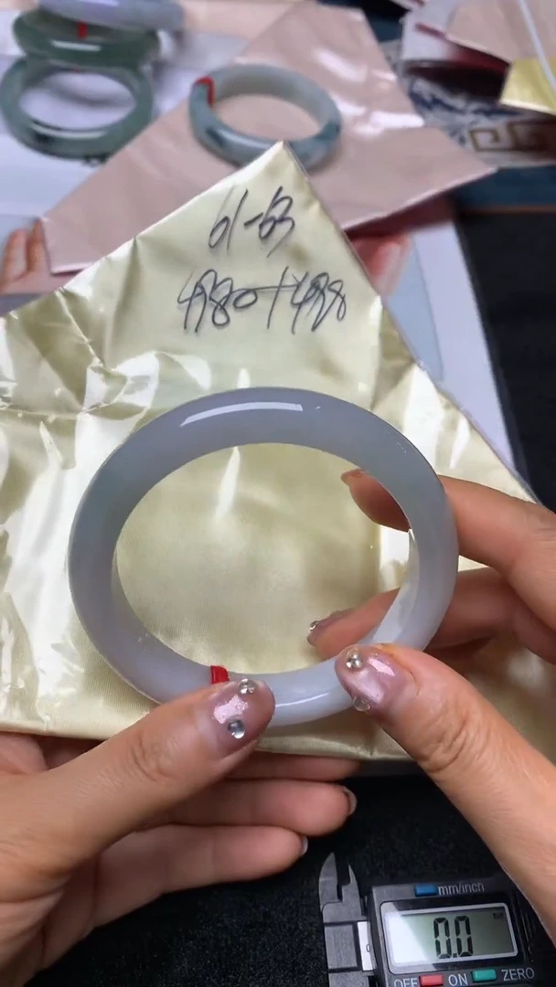 翡翠手镯未镶嵌正圈61-63买断价不退换