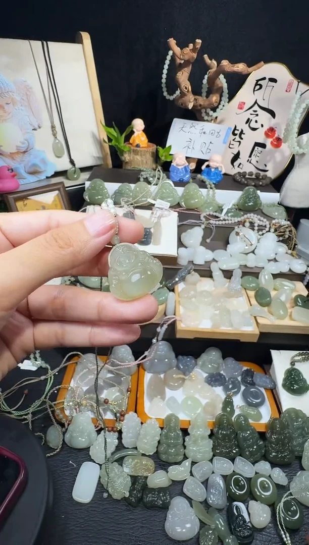 颈饰未镶嵌和田玉岁*月25高冰佛公