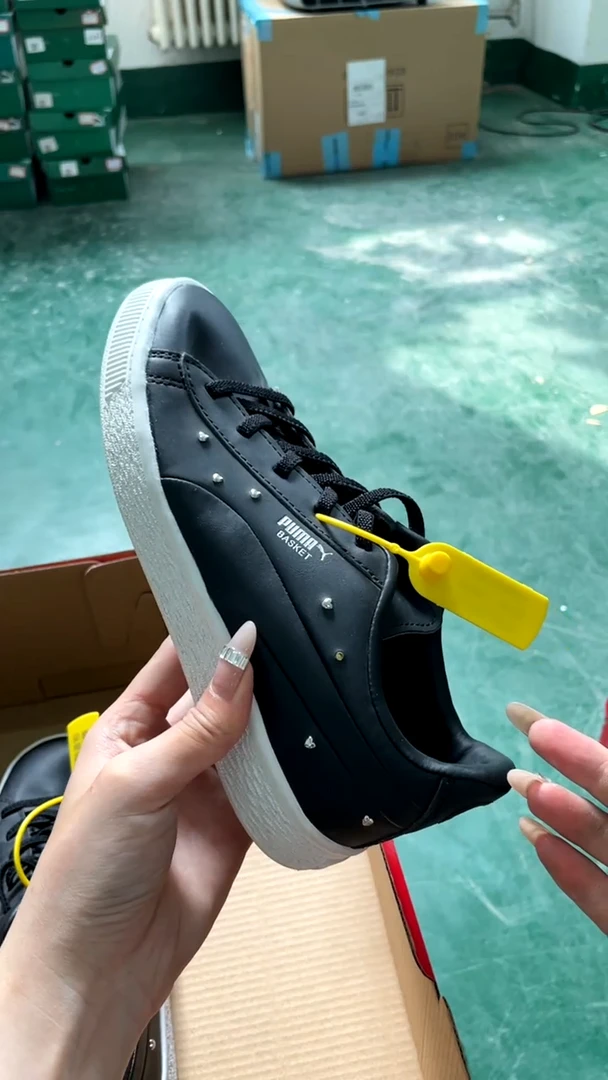 彪马时尚运动休闲鞋34.5M  Z82