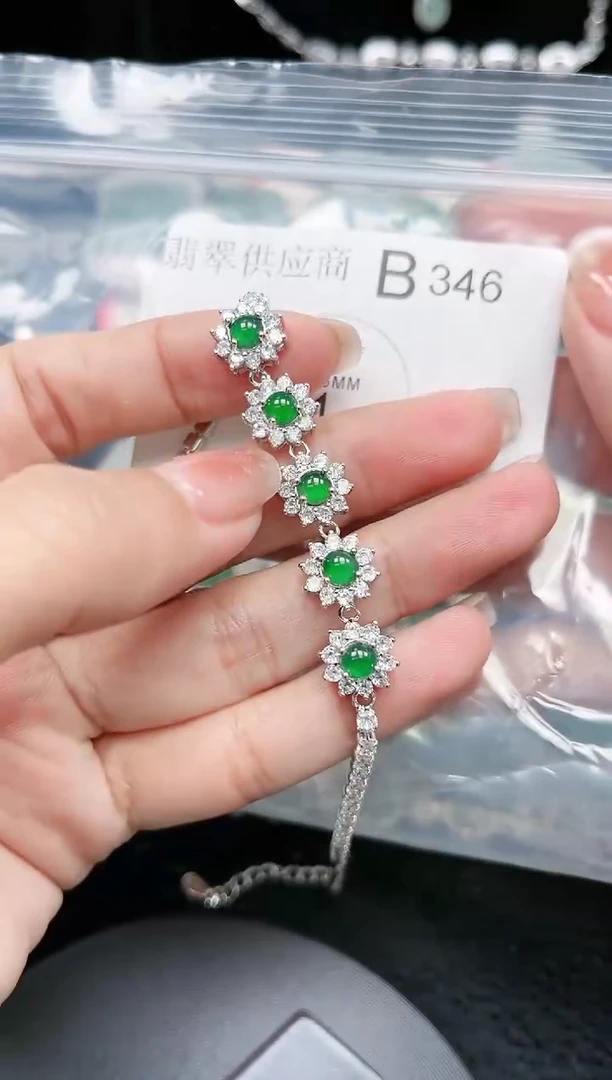 【闪购商品】翡翠颈饰未镶嵌赠皮绳346
