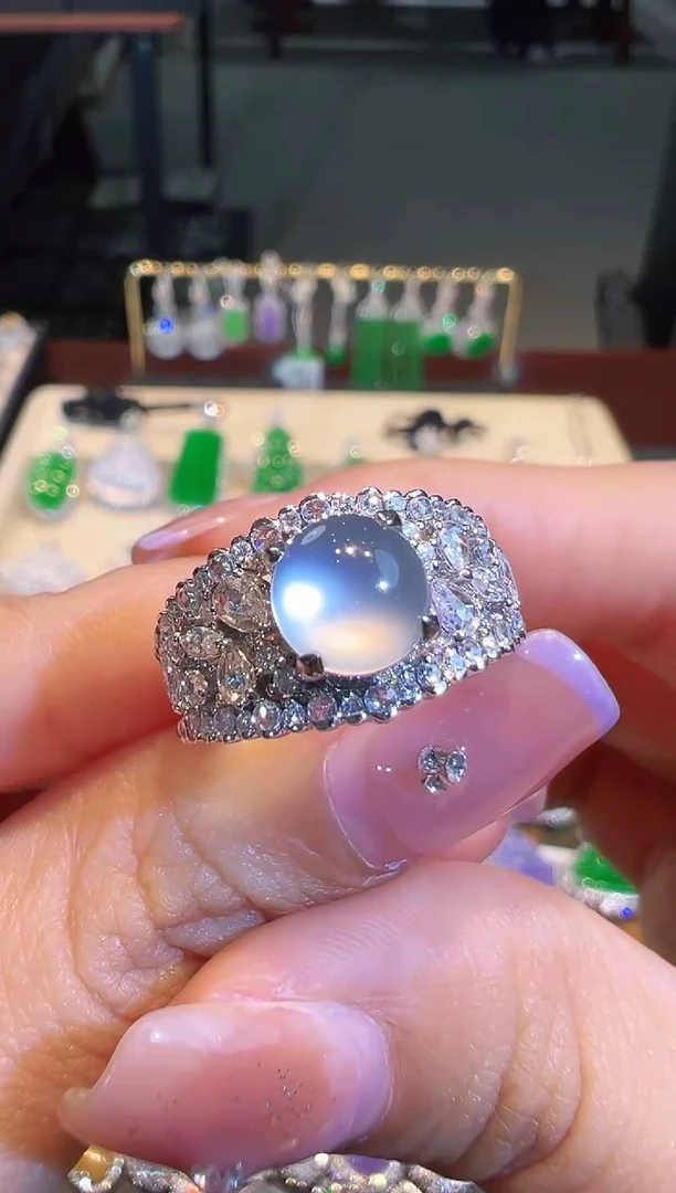 【闪购商品】翡翠戒指18K金镶嵌翡翠