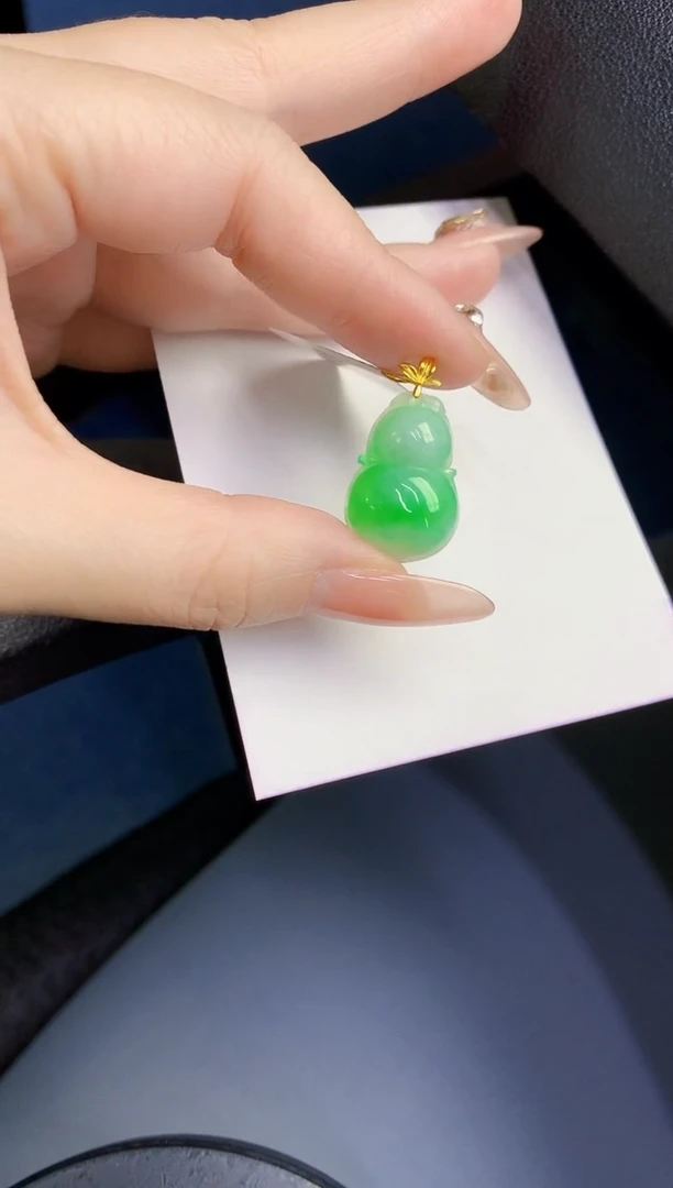 颈饰18K金镶嵌翡翠缅甸天然翡翠A货