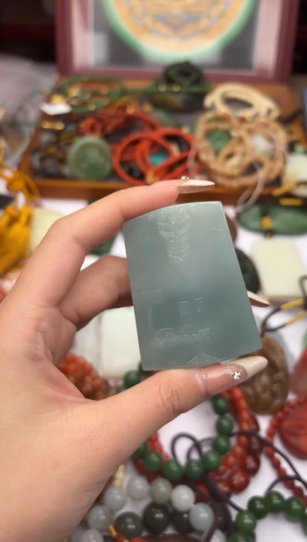 【闪购商品】翡翠颈饰未镶嵌翡翠吊坠