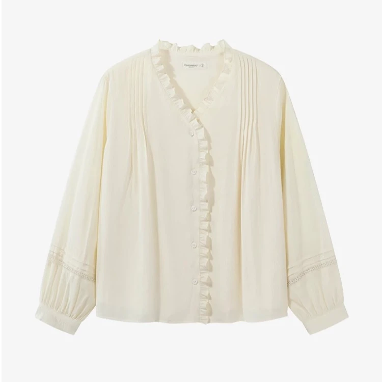 羊城故事-法式复古拼接镂空花边衬衫女杏色宽松显瘦上衣Y40844170