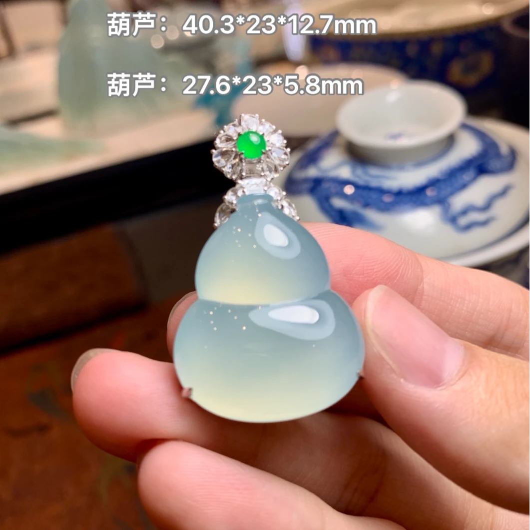 至纯至净冰蓝胶翡翠葫芦冰透气质精致