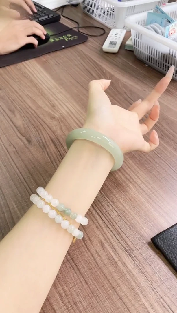 未镶嵌手镯石英质玉307-58