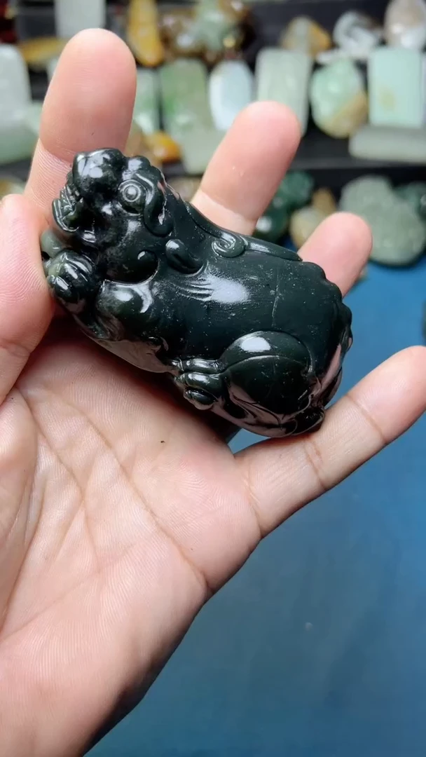 未镶嵌和田玉把件-