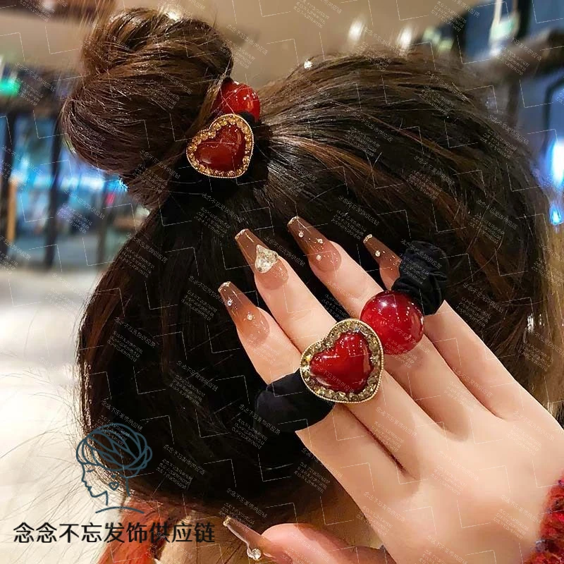 ins桃心皮筋红色百搭小肠发圈丸子马尾发绳气质2024头绳高级新款