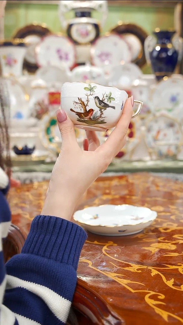 瓷婷婷中古瓷器如图所示42