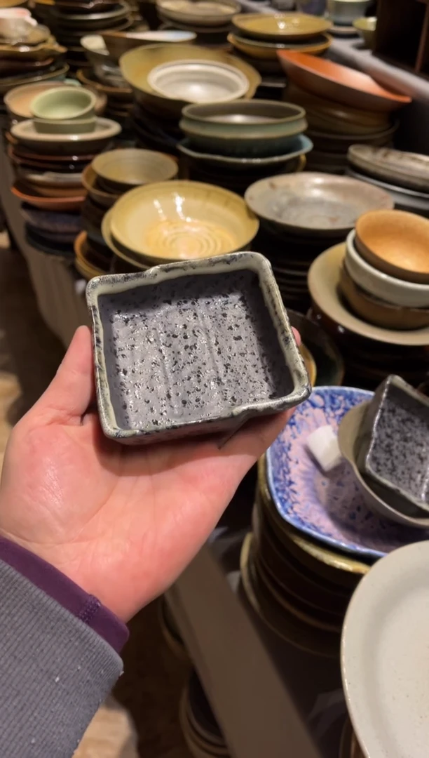 【闪购商品】瓷片138 黑色四方味碟1个