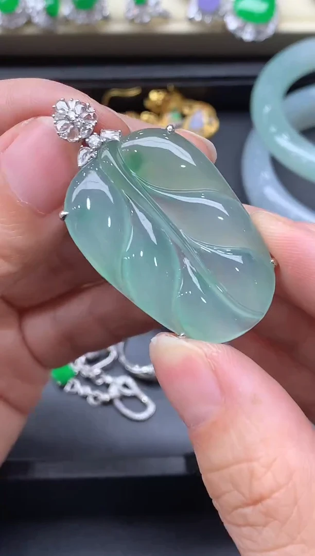 颈饰18K金镶嵌翡翠632-中国好珍宝