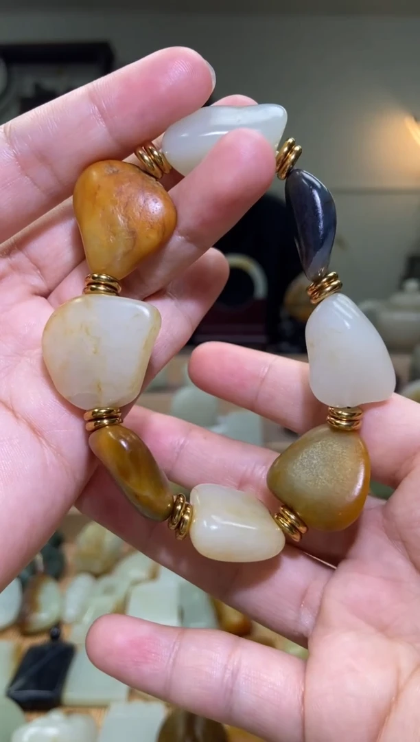 未镶嵌和田玉把件新疆和田玉原石手串