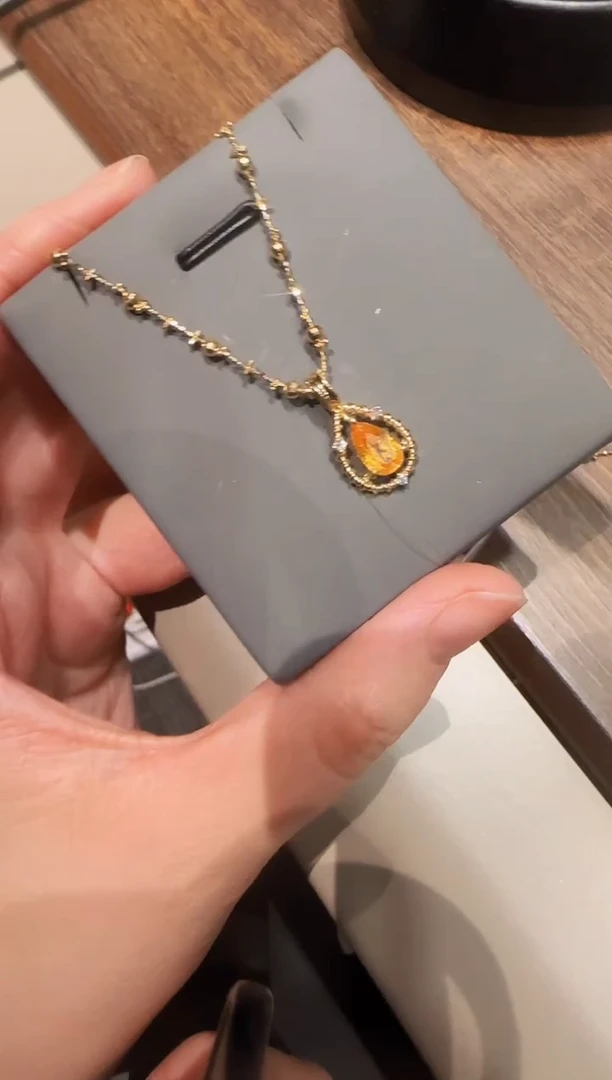 【闪购商品】石榴石（芬达石）吊坠不含链18K金镶嵌精选H-水滴吊坠