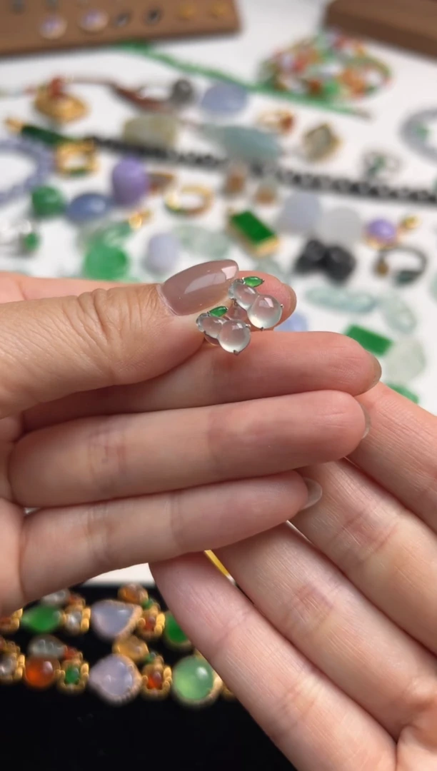 定制翡翠18K金镶嵌白冰葫芦耳钉2980
