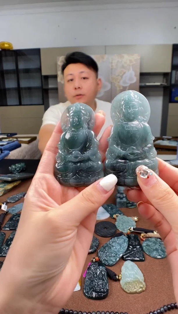 颈饰未镶嵌翡翠 多样性发其一