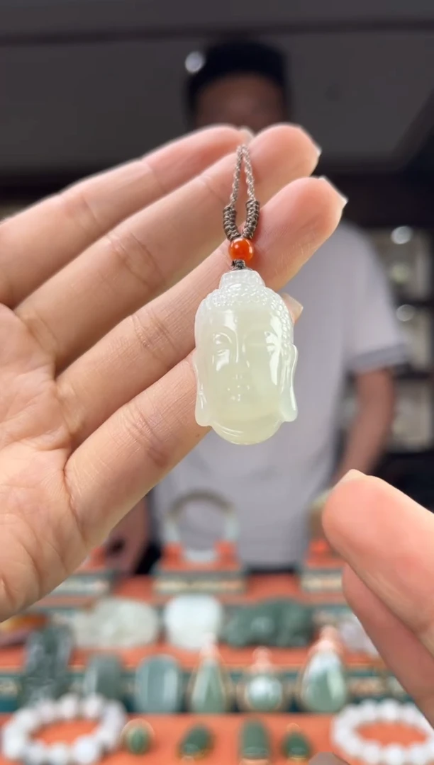 和田玉未镶嵌颈饰佩佩