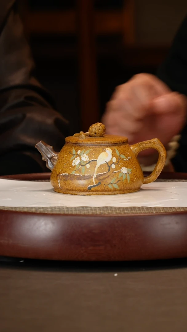 【闪购商品】紫砂茶壶柴烧松果300c