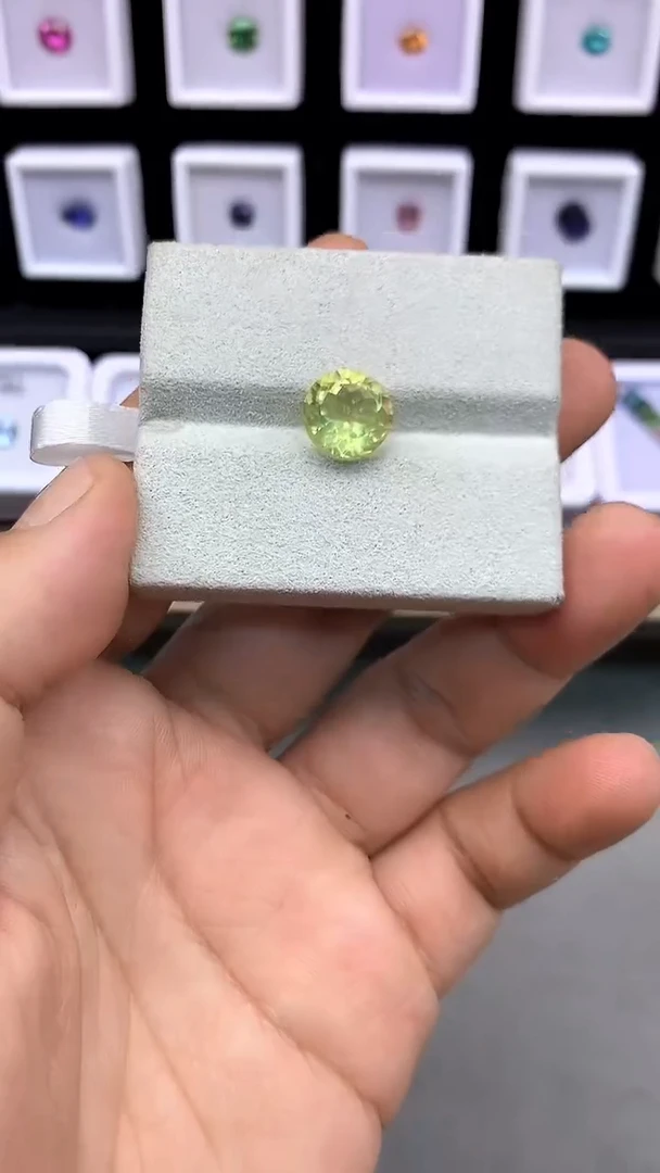 水晶珠宝半成品未镶嵌4.7克拉