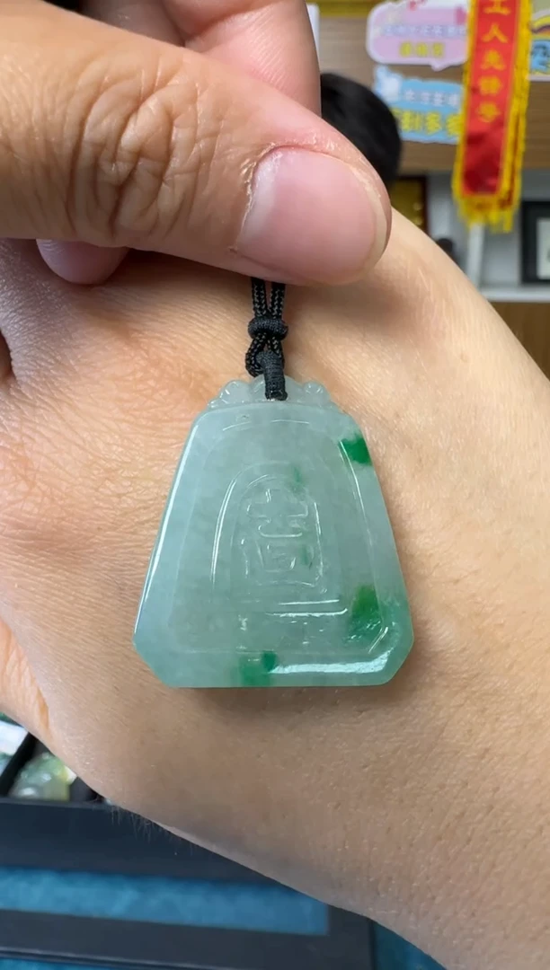 翡翠未镶嵌颈饰翡翠颈饰