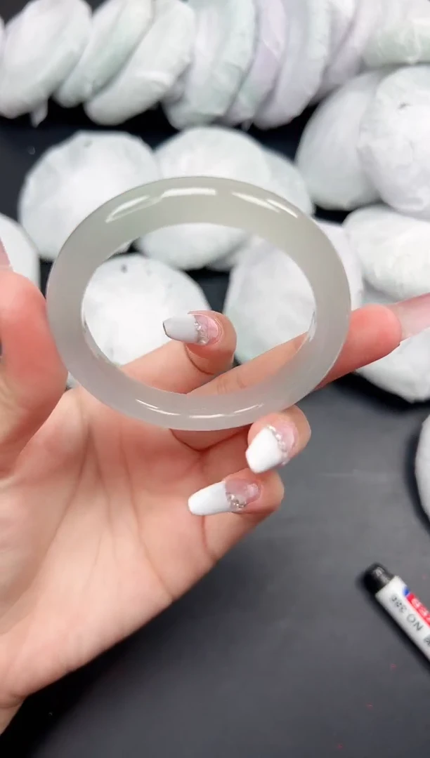 精品手镯，一物一拍J-040