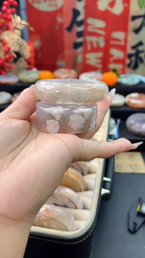 【闪购商品】石英质玉手镯未镶嵌赠送镯心（53圈口