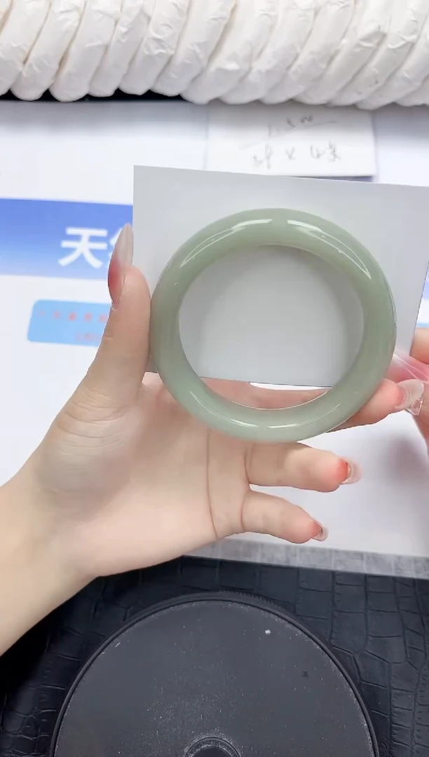 未镶嵌手镯石英质玉105-60