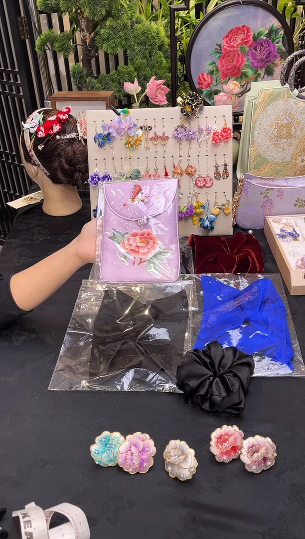 织绣沉*ò非遗手工苏绣饰品