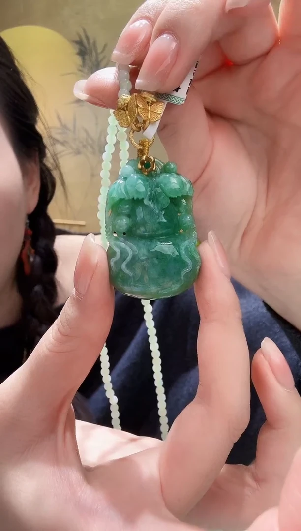 颈饰未镶嵌翡翠吊坠