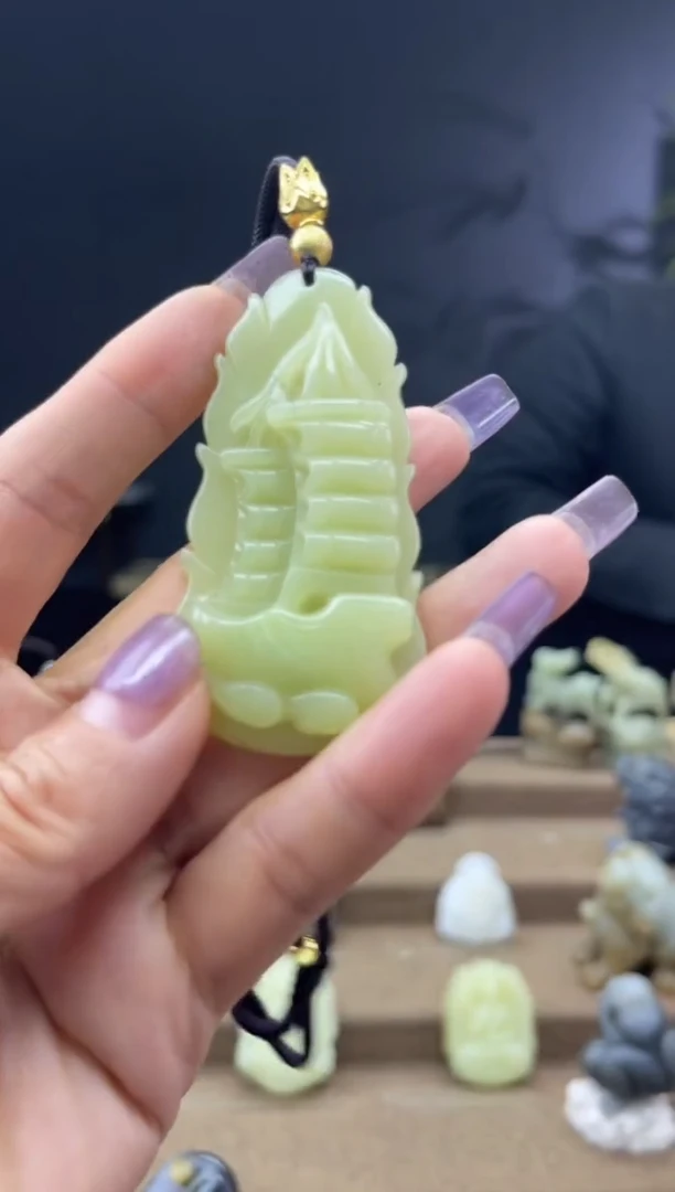 颈饰未镶嵌和田玉1