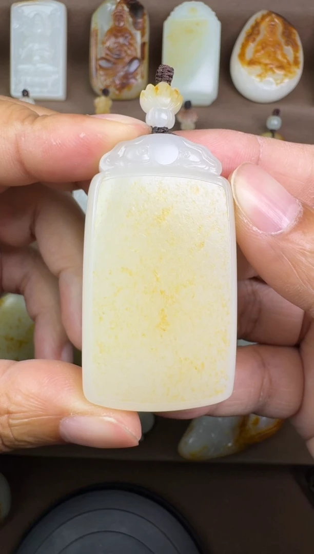 和田玉未镶嵌颈饰平安牌（定金）