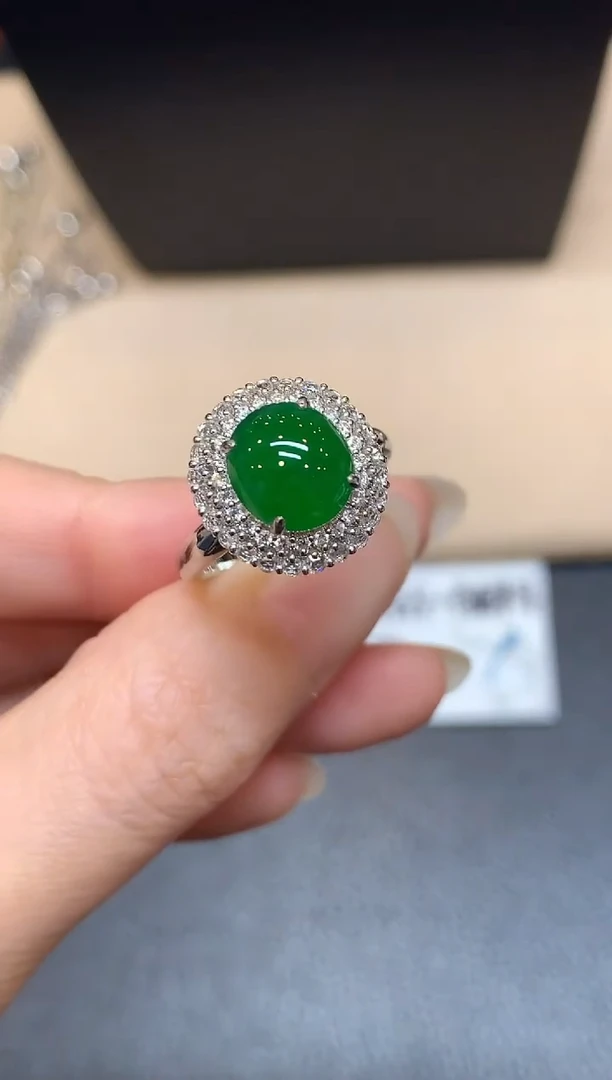 18K金镶嵌戒指翡翠蛋面【无服务费