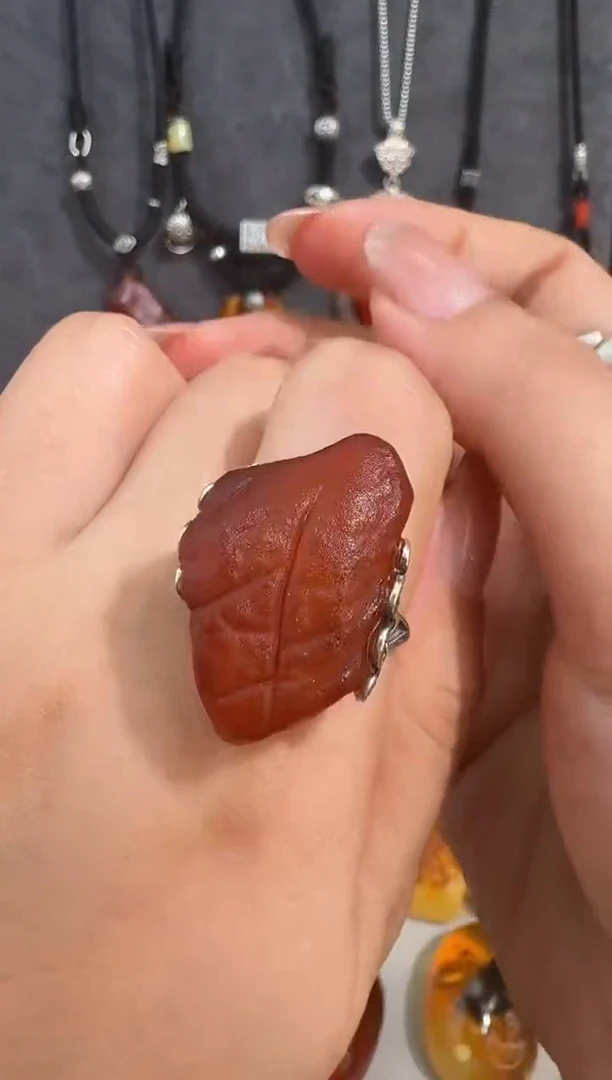 未镶嵌琥珀裸石琥珀